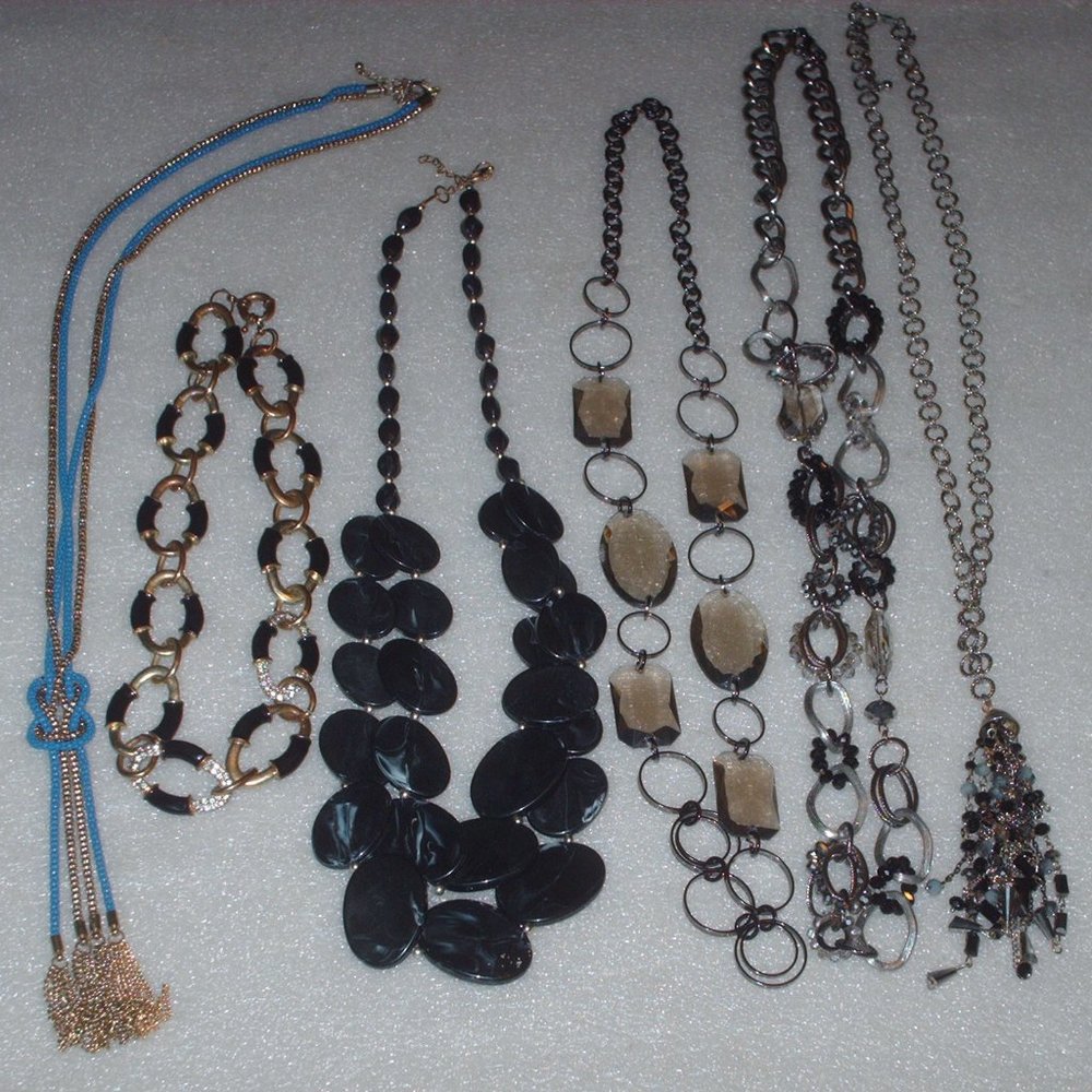 Lovely bundle of 6 fashion necklaces